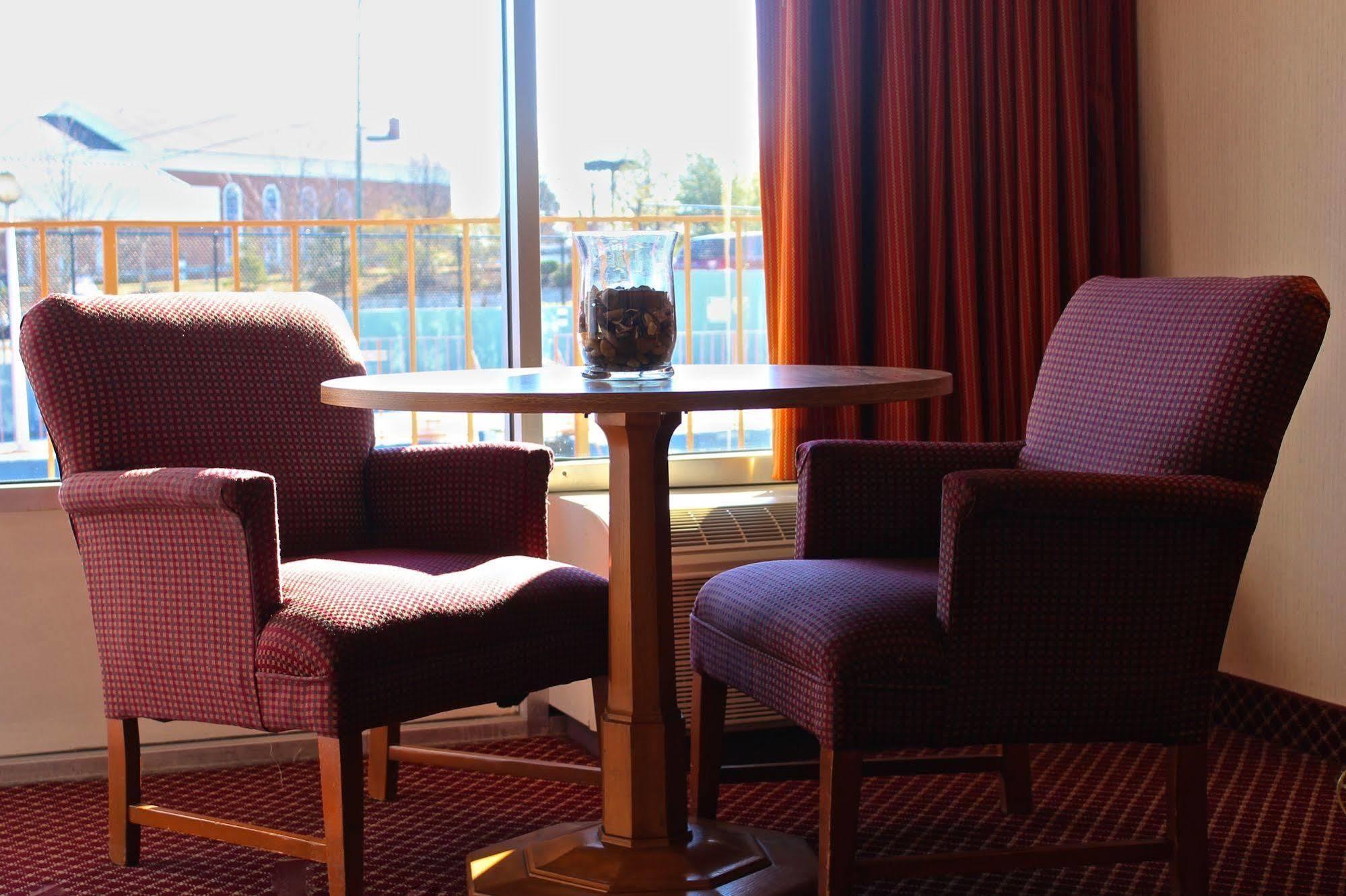 Regency Inn Richmond Dumbarton Luaran gambar